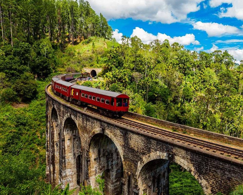 Nine Arches Bridge, Ella, Uva Province, Sri Lanka